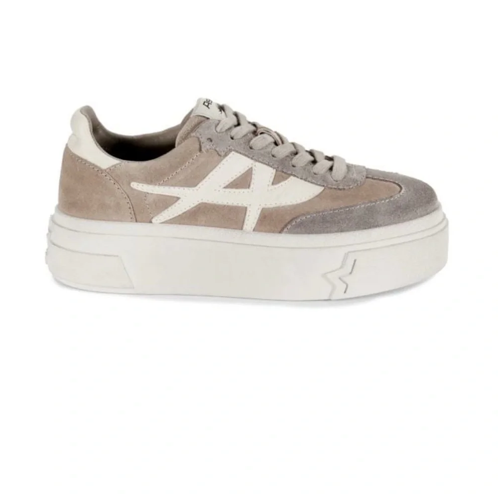 Ash Two-Tone Gray Sneakers